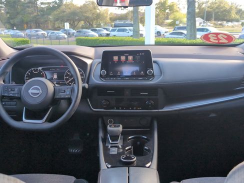 Used 2023 Nissan Rogue SV image 28