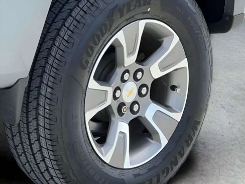 Used 2019 Chevrolet Colorado Z71 AWD/4WD image 34