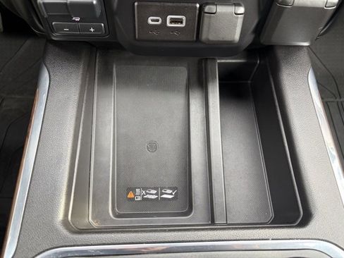 Used 2022 Chevrolet Silverado 2500 High Country w/ Safety Package II image 28