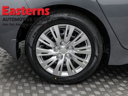 Used 2022 Nissan Leaf S image 29