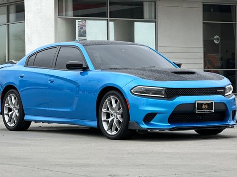 Used 2023 Dodge Charger GT w/ Technology Group image 8