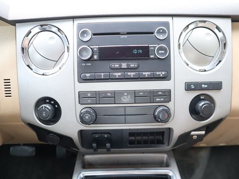 Used 2015 Ford F250 XLT w/ XLT Value Package image 32