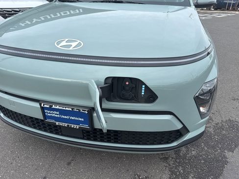 Certified 2025 Hyundai Kona SEL image 9