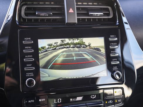 Certified 2020 Toyota Prius L Eco image 24