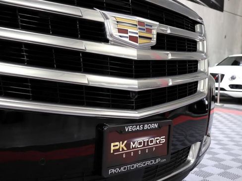 Used 2019 Cadillac Escalade ESV Premium Luxury image 15