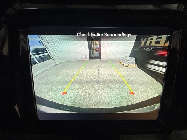 Used 2022 Jeep Wrangler Unlimited Sahara w/ LED Lighting Group AWD/4WD image 10