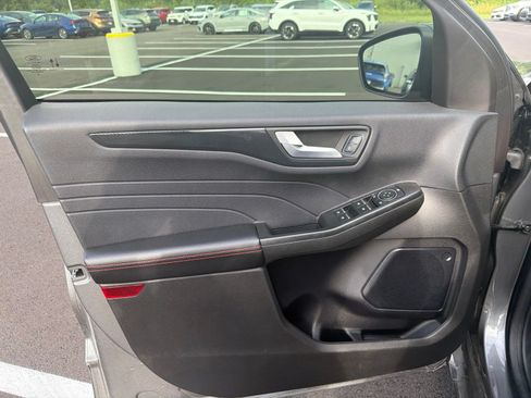 Used 2023 Ford Escape ST-Line w/ Tech Pack #1 FWD image 9