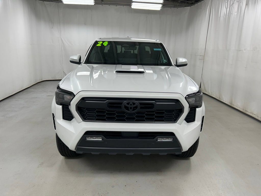 Certified 2024 Toyota Tacoma TRD Sport w/ TRD Sport Upgrade Package AWD/4WD image 4
