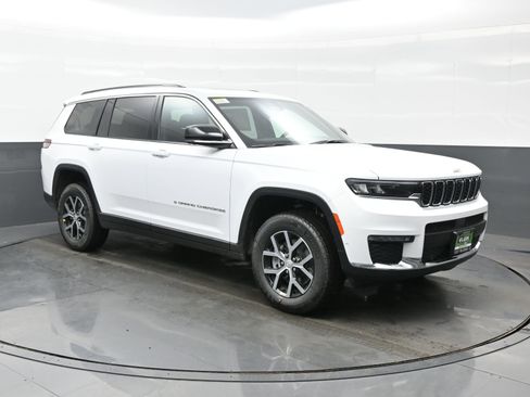 New 2025 Jeep Grand Cherokee L Limited w/ Luxury Tech Group II AWD/4WD image 8