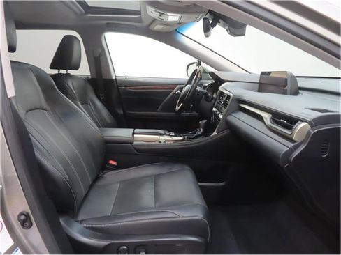 Used 2018 Lexus RX 450hL Luxury image 17