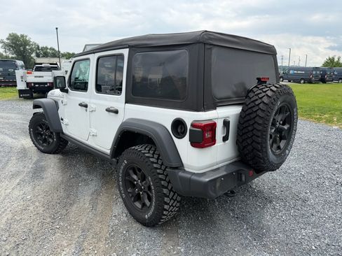 Used 2022 Jeep Wrangler Unlimited Sport AWD/4WD image 3