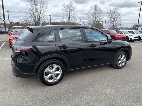 Certified 2025 Honda HR-V LX image 9