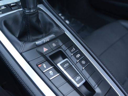 Certified 2024 Porsche 718 Boxster RWD image 24