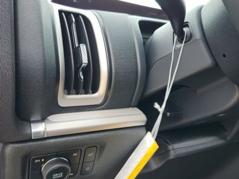 New 2026 Ford Expedition Active image 40