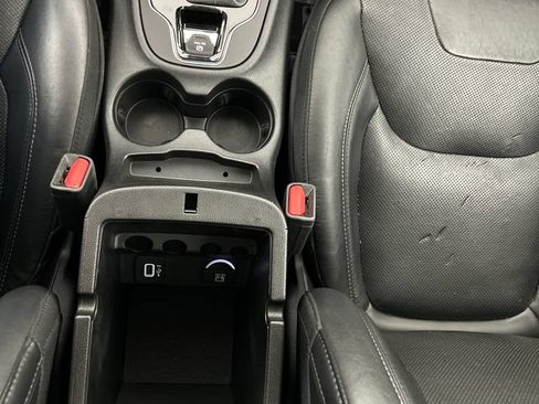 Used 2019 Jeep Cherokee Limited AWD/4WD image 16