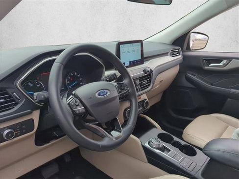 Used 2022 Ford Escape SEL image 8