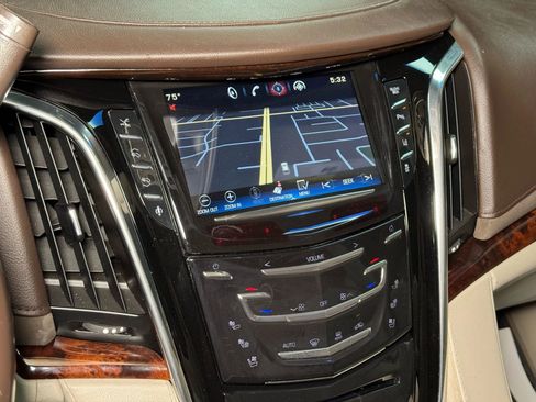 Used 2015 Cadillac Escalade ESV Premium image 48