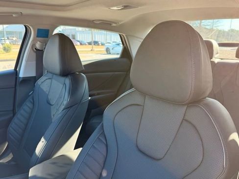 New 2026 Hyundai Elantra Limited FWD image 24