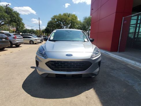 Used 2022 Ford Escape SE w/ SE Sport Appearance Package FWD image 8