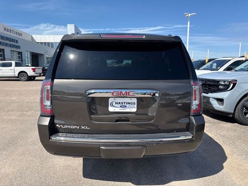 Used 2019 GMC Yukon XL Denali w/ Open Road Package AWD/4WD image 8