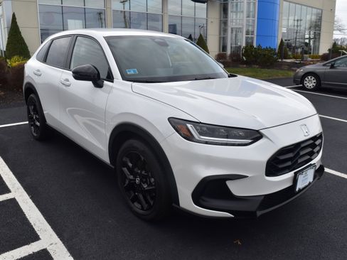 Certified 2024 Honda HR-V Sport image 2