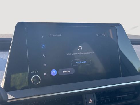 Certified 2025 Toyota Prius XLE FWD image 12