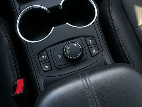 Used 2019 GMC Terrain SLT w/ Preferred Package image 32