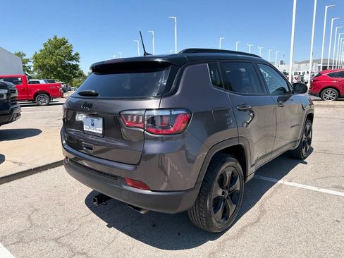 Used 2021 Jeep Compass Latitude AWD/4WD image 3