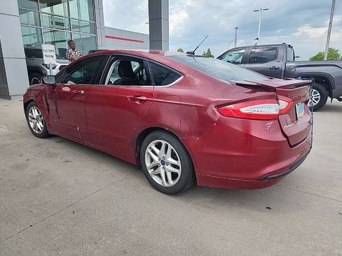 Used 2015 Ford Fusion SE FWD image 8