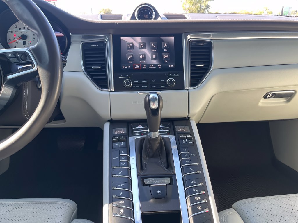 Used 2017 Porsche Macan GTS AWD/4WD image 24