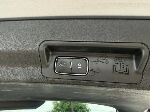 Used 2023 Ford Explorer XLT w/ Equipment Group 202A AWD/4WD image 29