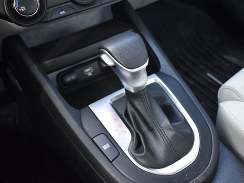 Used 2022 Kia Forte LXS FWD image 33