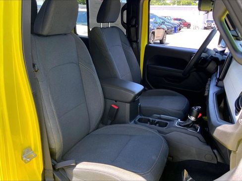Used 2024 Jeep Wrangler Unlimited Sport AWD/4WD image 7