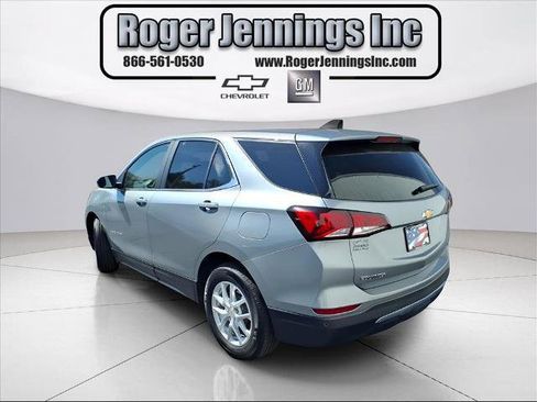 Used 2024 Chevrolet Equinox LT image 3