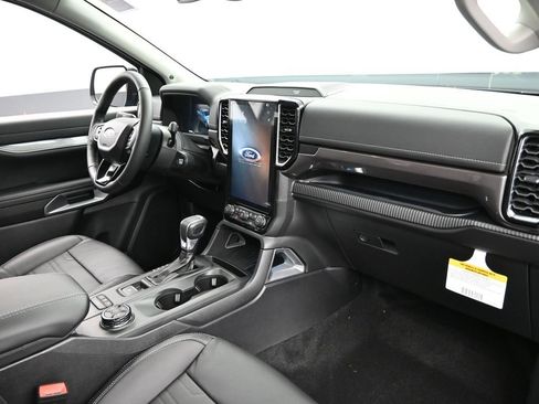New 2025 Ford Ranger Lariat w/ FX4 Off-Road Package image 32