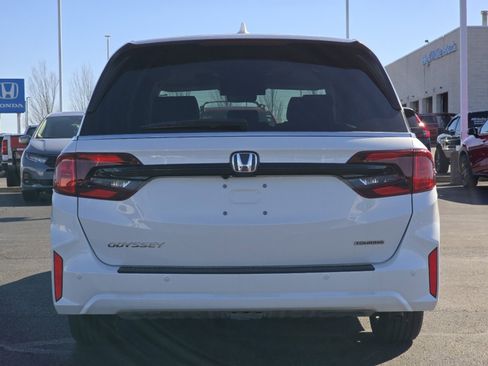New 2026 Honda Odyssey Touring image 22