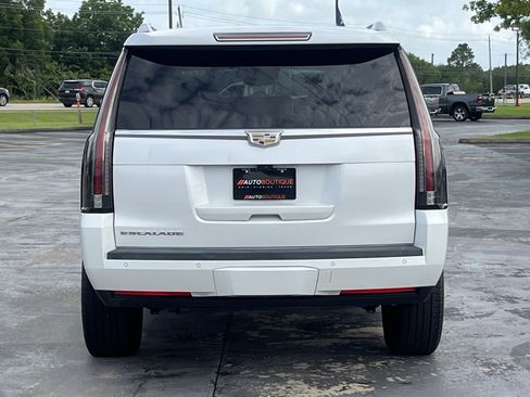 Used 2017 Cadillac Escalade Luxury RWD image 7