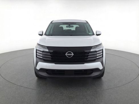 Used 2025 Nissan Kicks SV image 2