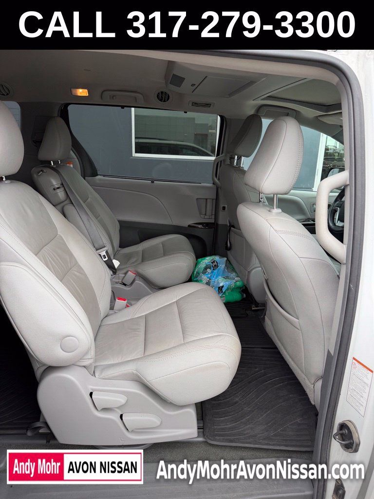 Used 2017 Toyota Sienna XLE Premium FWD image 8
