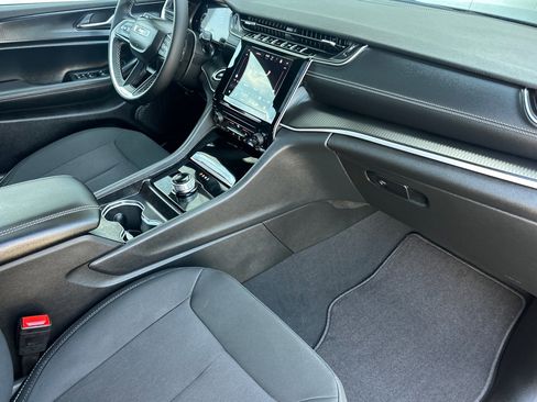 New 2025 Jeep Grand Cherokee Laredo X image 16