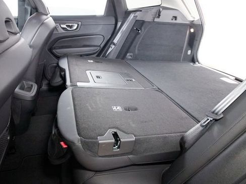 Certified 2025 Volvo XC60 B5 Plus AWD/4WD image 27