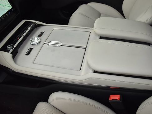 New 2026 Lincoln Navigator Reserve AWD/4WD image 35