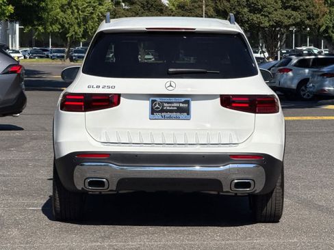 New 2026 Mercedes-Benz GLB 250 image 4