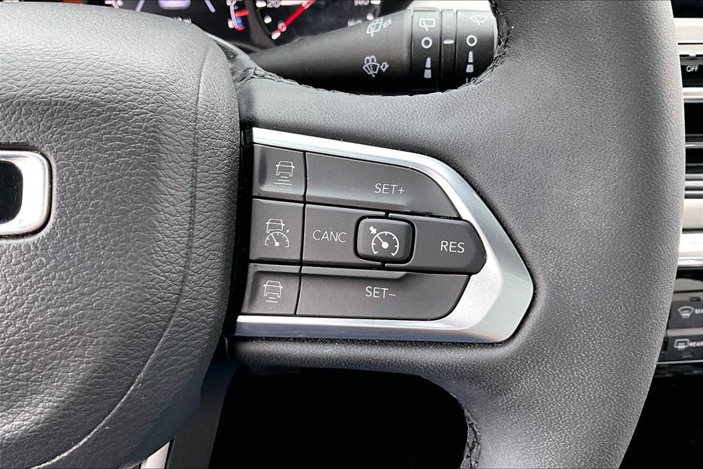 Used 2024 Jeep Compass Limited AWD/4WD image 12