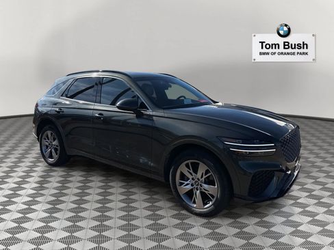 Used 2025 Genesis GV70 3.5T Sport image 3