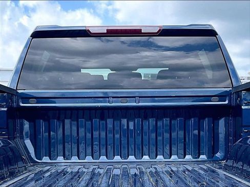 Used 2023 Chevrolet Silverado 1500 LT AWD/4WD image 29