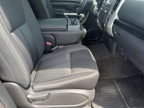 Used 2017 Nissan Titan S AWD/4WD image 17
