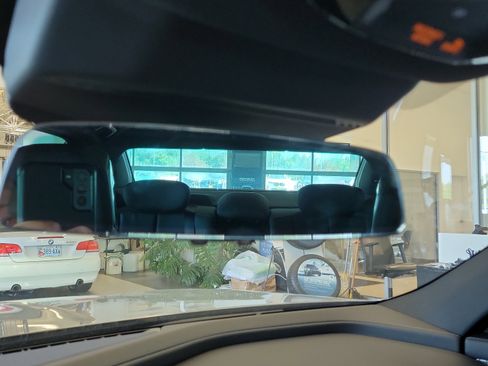 Used 2025 BMW 740i xDrive image 27