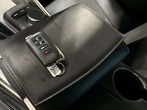 Used 2019 Lexus IS 300 RWD image 32