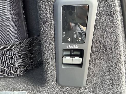 Certified 2025 Land Rover Range Rover Sport SE image 32